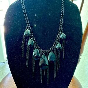 Vintage black plastic beads with chain adornments 🖤🌺